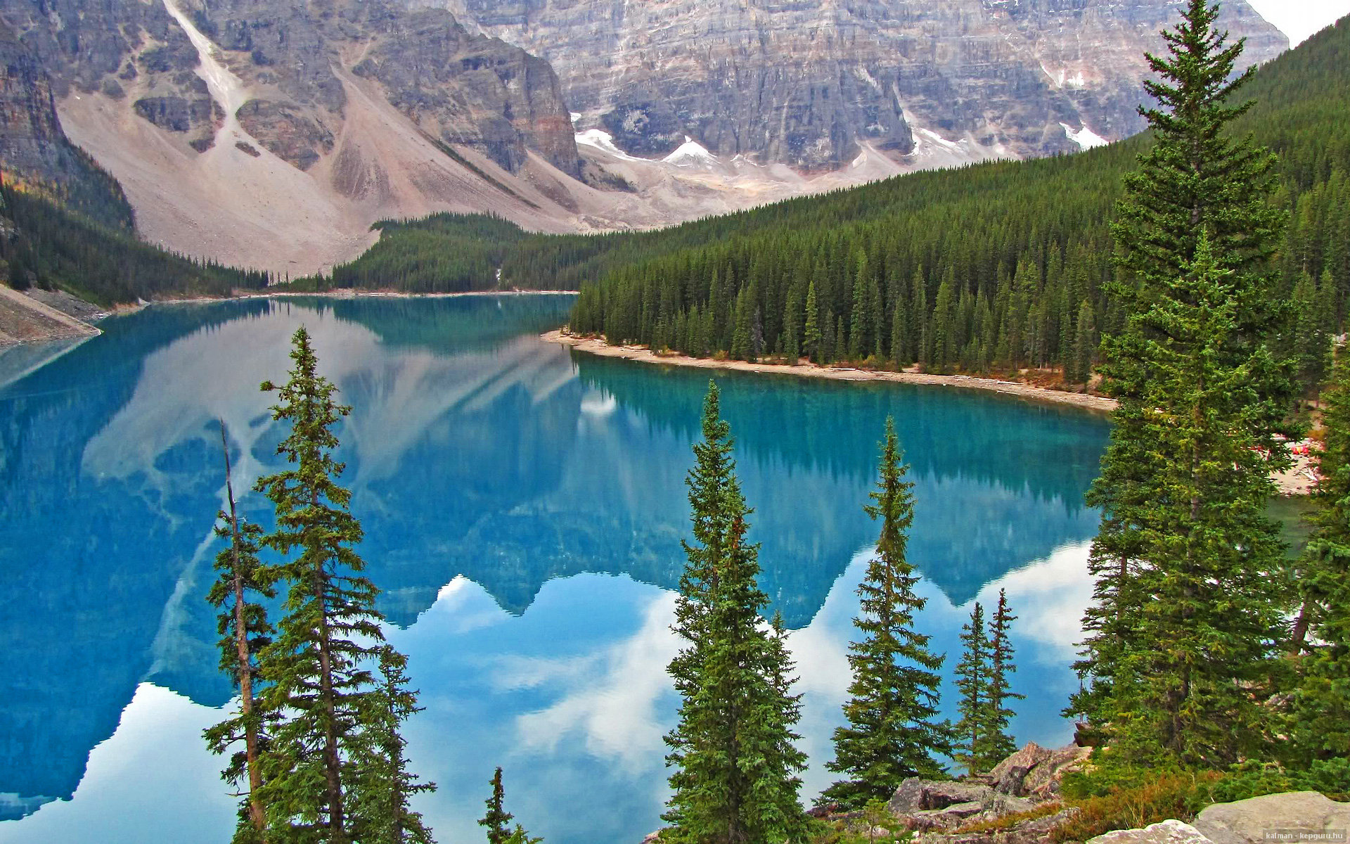 永恒瞬间，迪巴拉的荣耀边缘与美加墨不眠夜