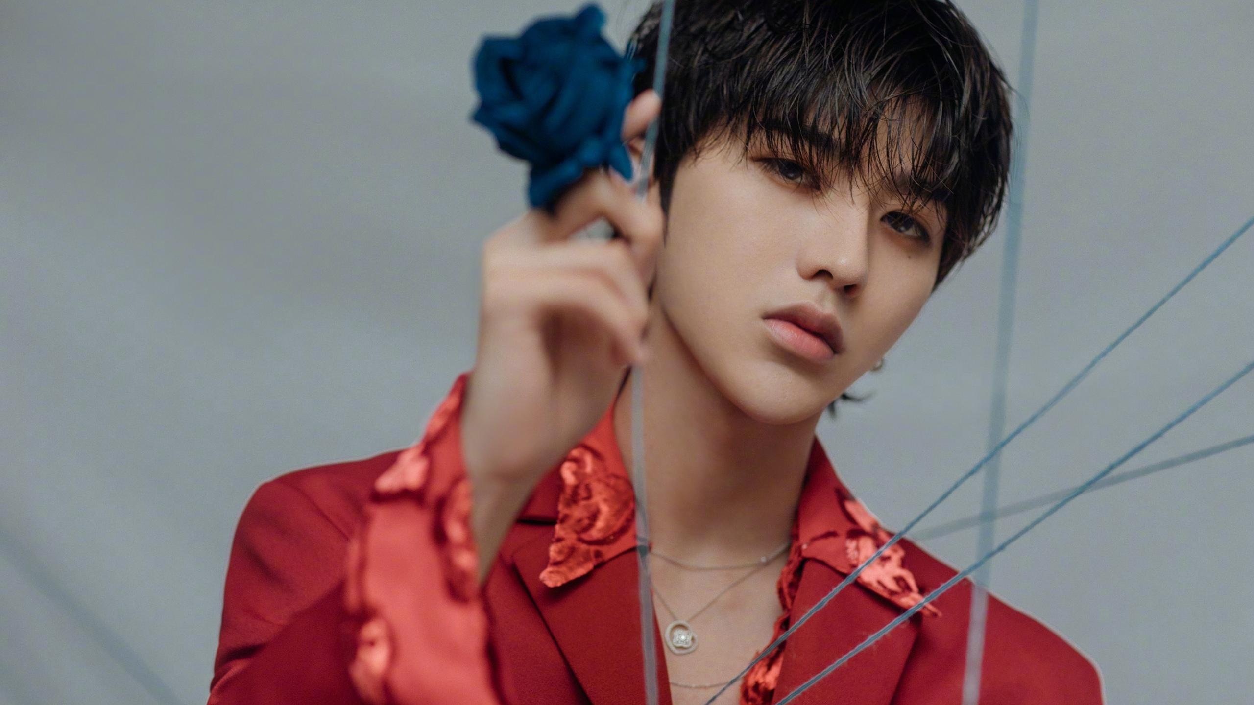 他闯错了球场,却打对了比赛,浓眉在76人对阵黄蜂的诡异胜利