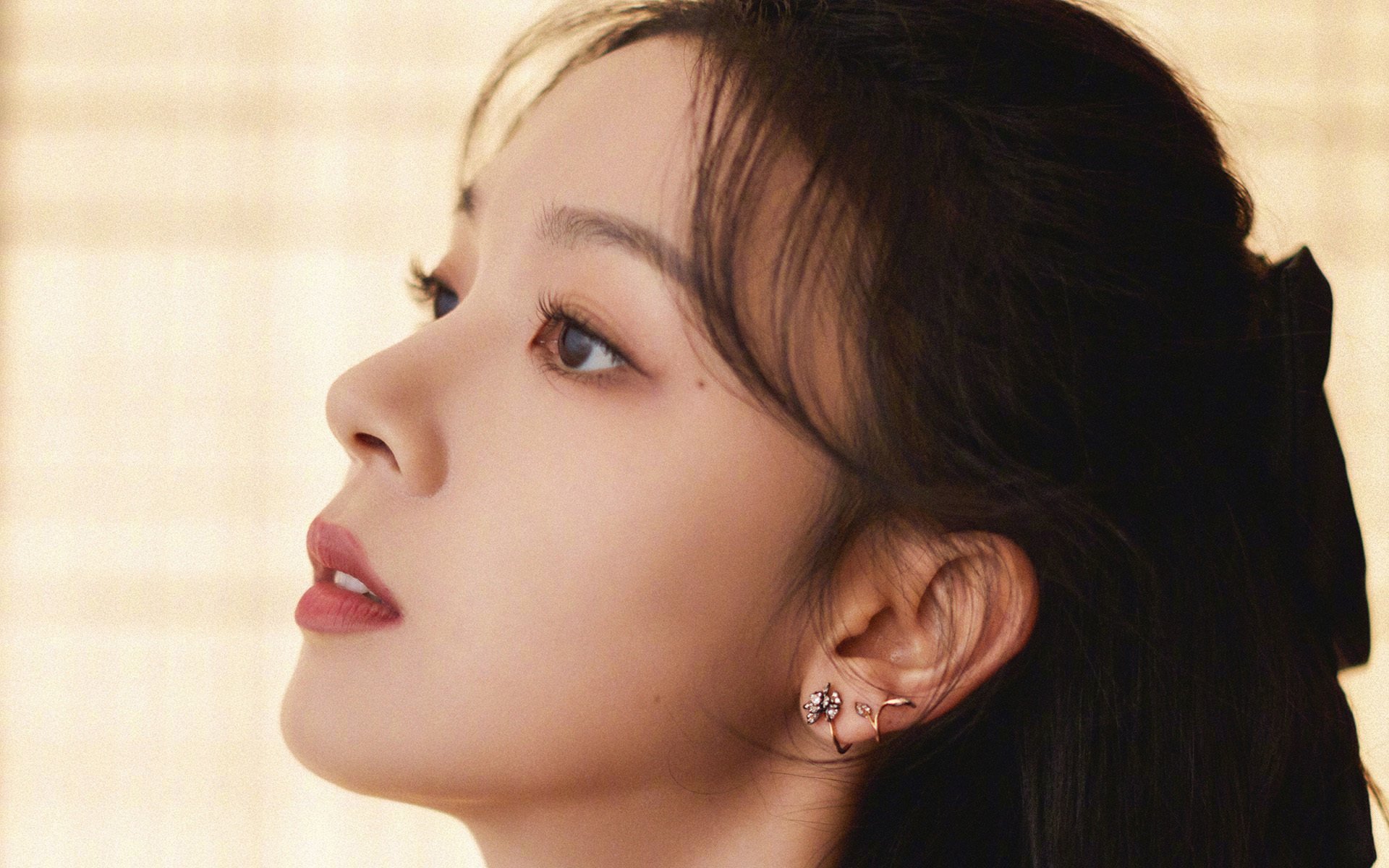 阿尔及利亚的火力压制与苏亚雷斯的欧冠接管，足球战略与个人荣耀的交响